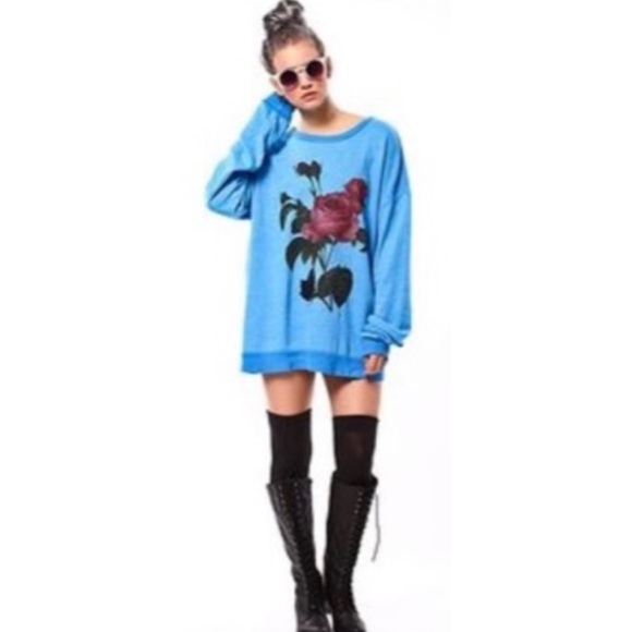 Wildfox Tops - HTF: Wildfox ❦ Claire Barefoot Roadtrip Sweatshirt